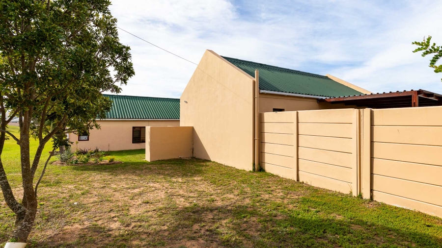 2 Bedroom Property for Sale in Stilbaai Wes Western Cape